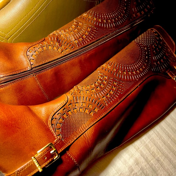 Size 5.5M Gianni Bini knee high laser cut riding style boots - Picture 2 of 9